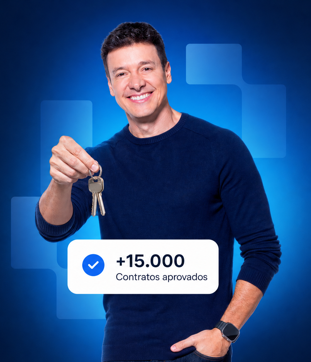 Rodrigo Faro segurando as chaves, ao lado do selo de mais de 15.000 contratos aprovados pela Liveb Bank